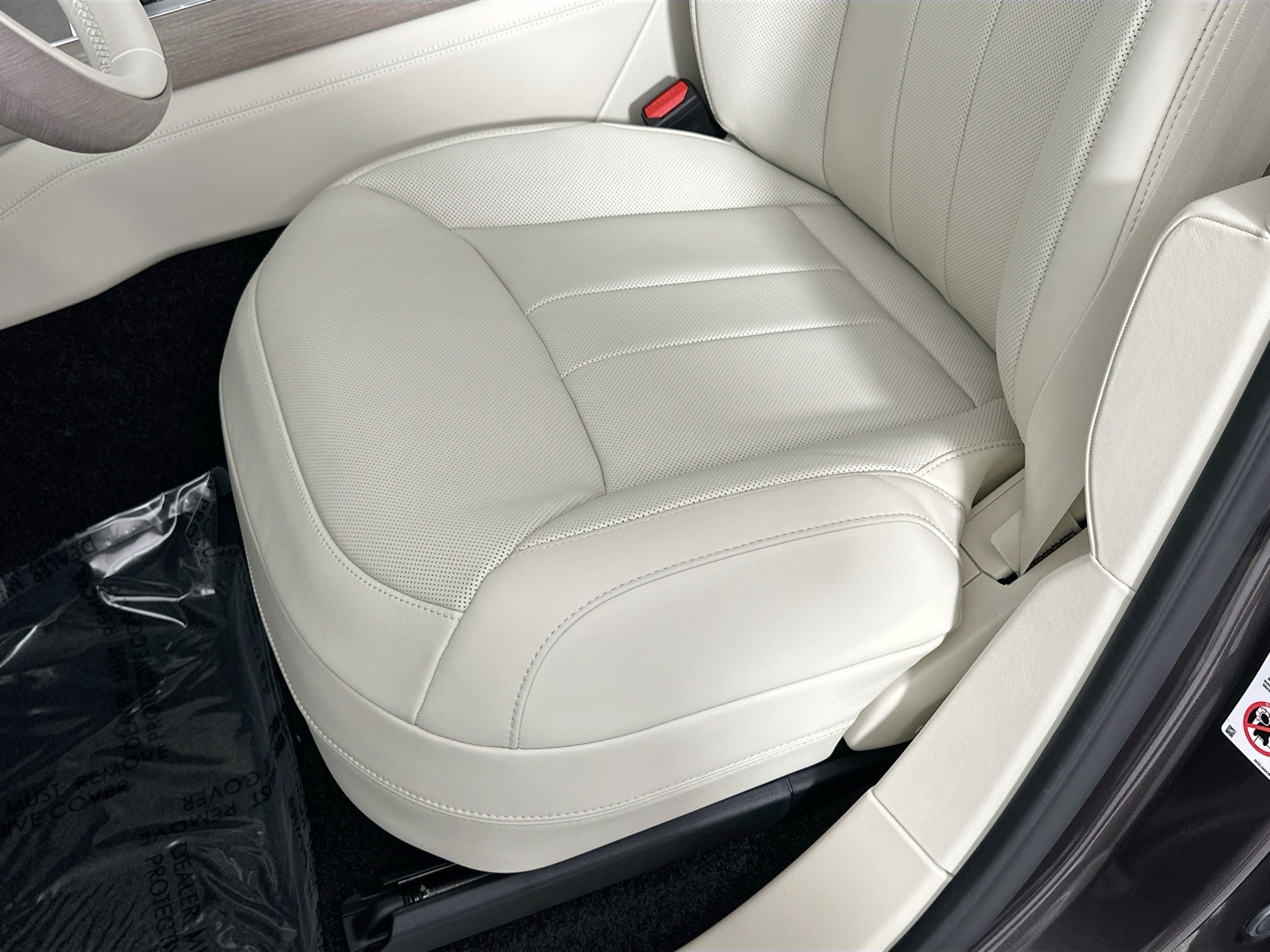 new 2025 Land Rover Range Rover car, priced at $128,180