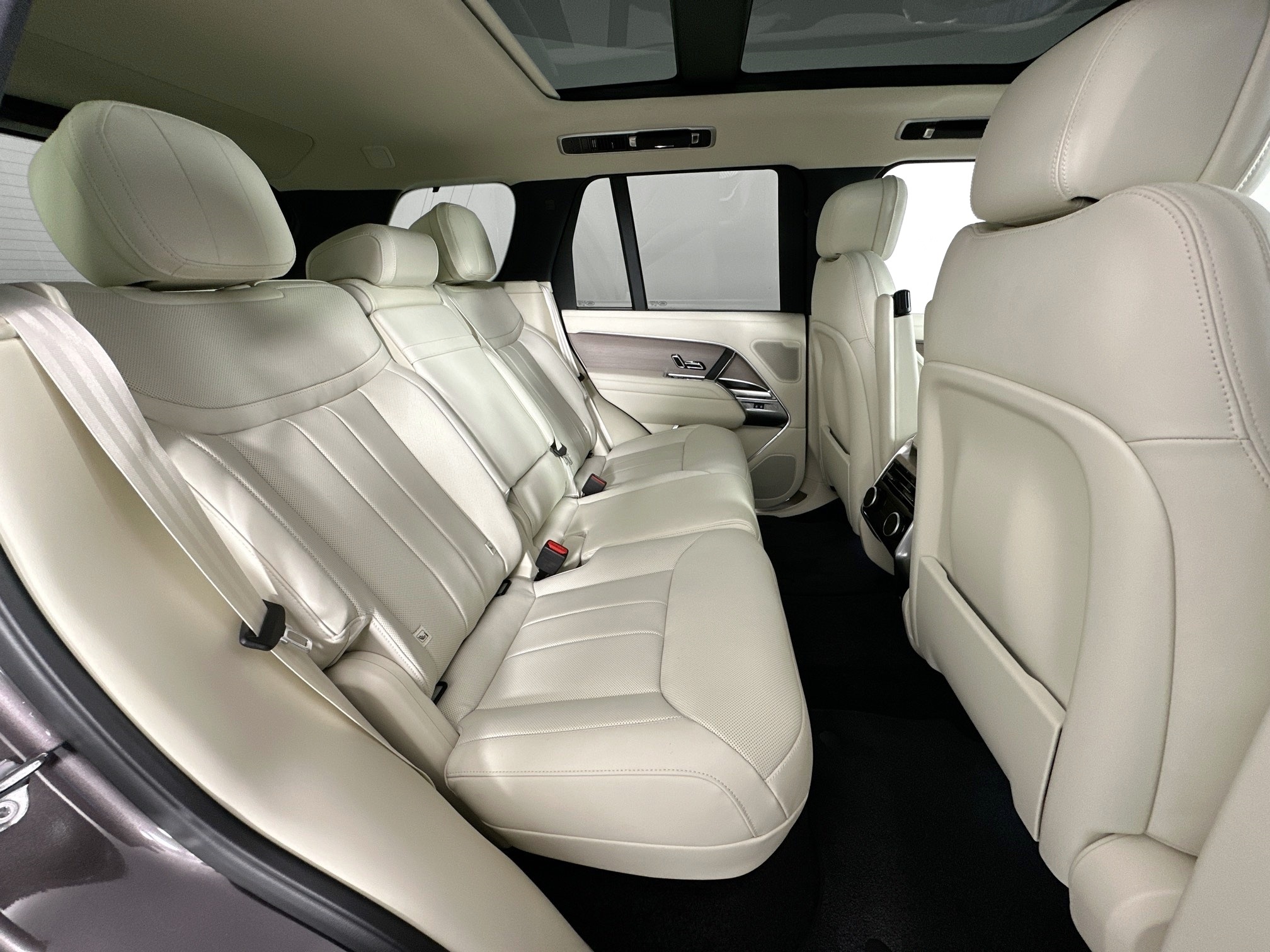 new 2025 Land Rover Range Rover car, priced at $128,180