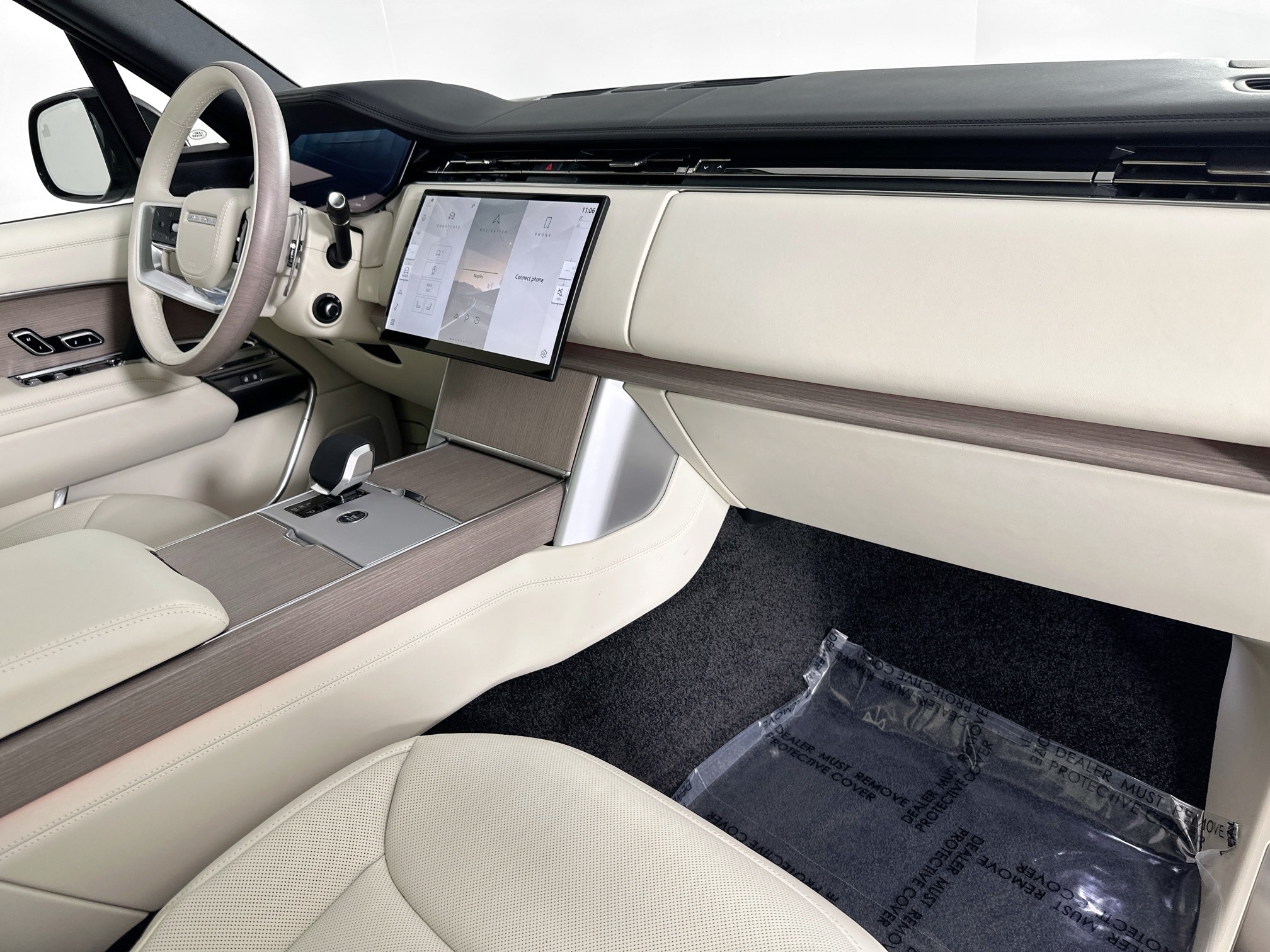 new 2025 Land Rover Range Rover car, priced at $128,180