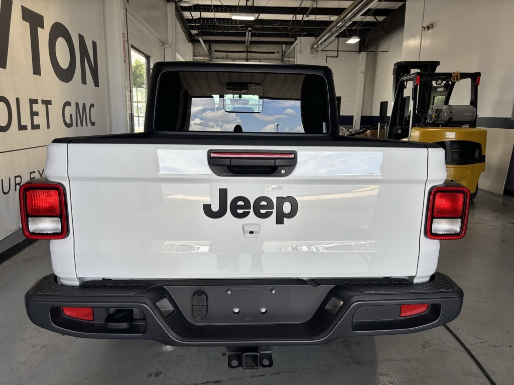 used 2023 Jeep Gladiator car, priced at $34,158