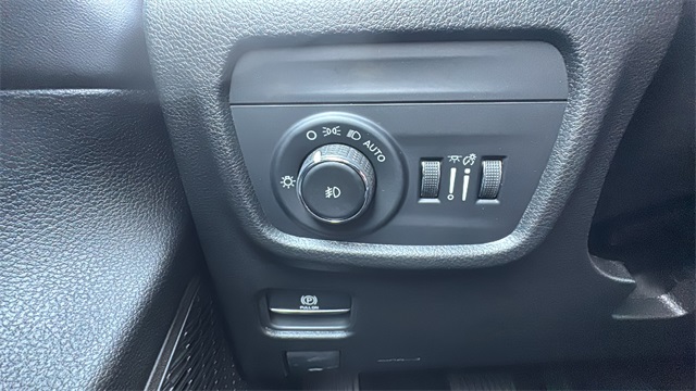 new 2025 Jeep Grand Cherokee car, priced at $46,922