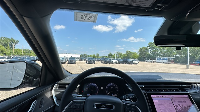 new 2025 Jeep Grand Cherokee car, priced at $46,922