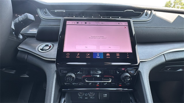 new 2025 Jeep Grand Cherokee car, priced at $46,922