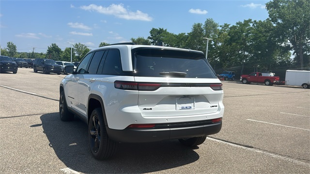 new 2025 Jeep Grand Cherokee car, priced at $46,922