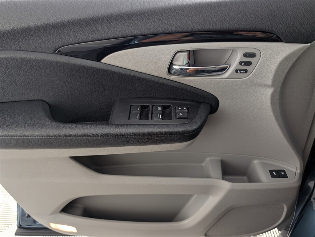 used 2019 Honda Pilot car, priced at $25,000