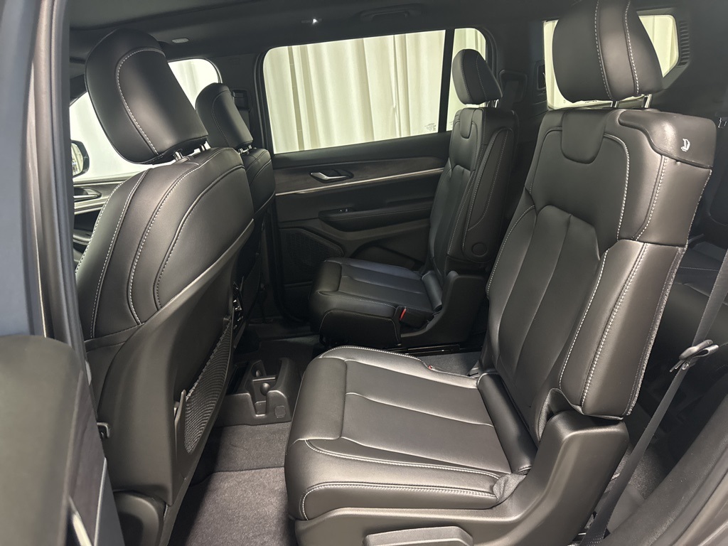 new 2025 Jeep Grand Cherokee L car, priced at $48,037