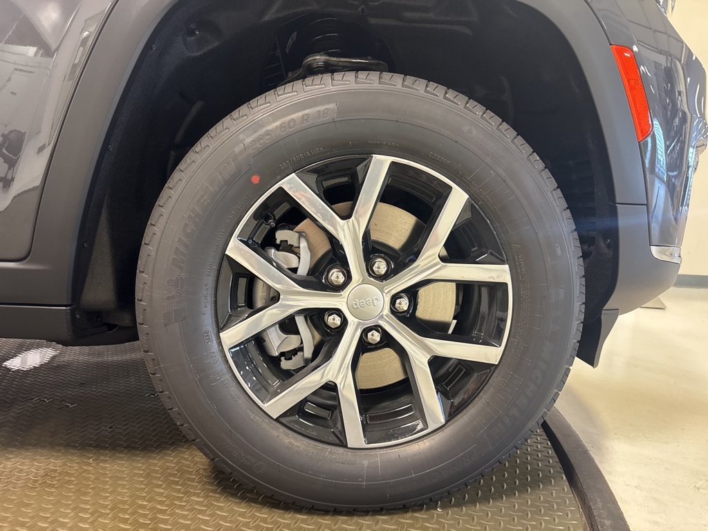 new 2025 Jeep Grand Cherokee L car, priced at $48,037
