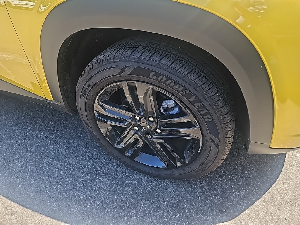 new 2025 Chevrolet Trax car, priced at $24,565