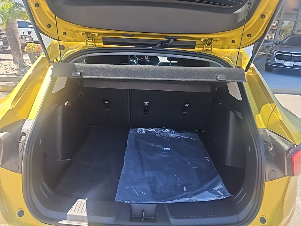 new 2025 Chevrolet Trax car, priced at $24,565