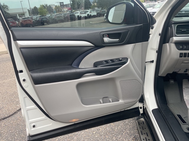 used 2017 Toyota Highlander car, priced at $25,555