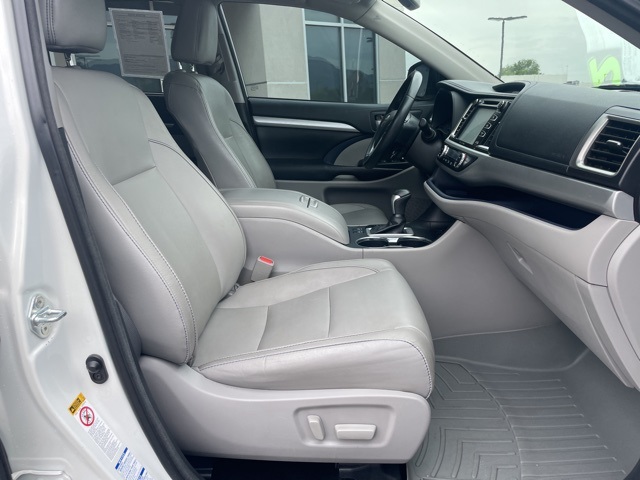 used 2017 Toyota Highlander car, priced at $25,555