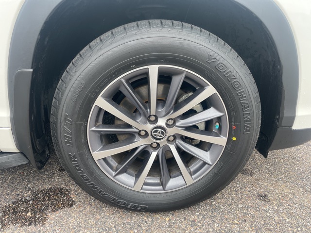 used 2017 Toyota Highlander car, priced at $25,555