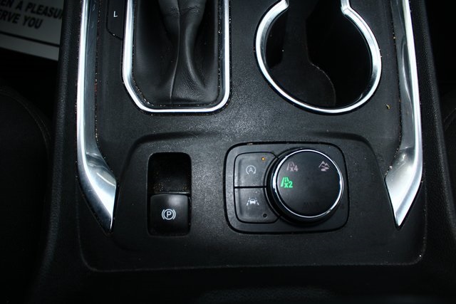 used 2022 Chevrolet Traverse car, priced at $27,106