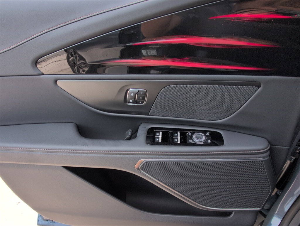 new 2025 Lincoln Nautilus car, priced at $56,914