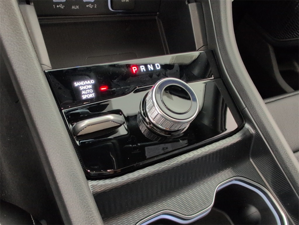 new 2025 Jeep Grand Cherokee car, priced at $48,680