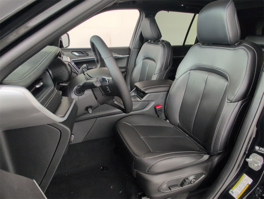 new 2025 Jeep Grand Cherokee car, priced at $48,680