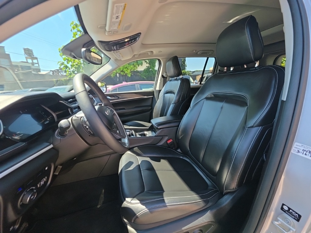 used 2023 Jeep Grand Cherokee car, priced at $24,895