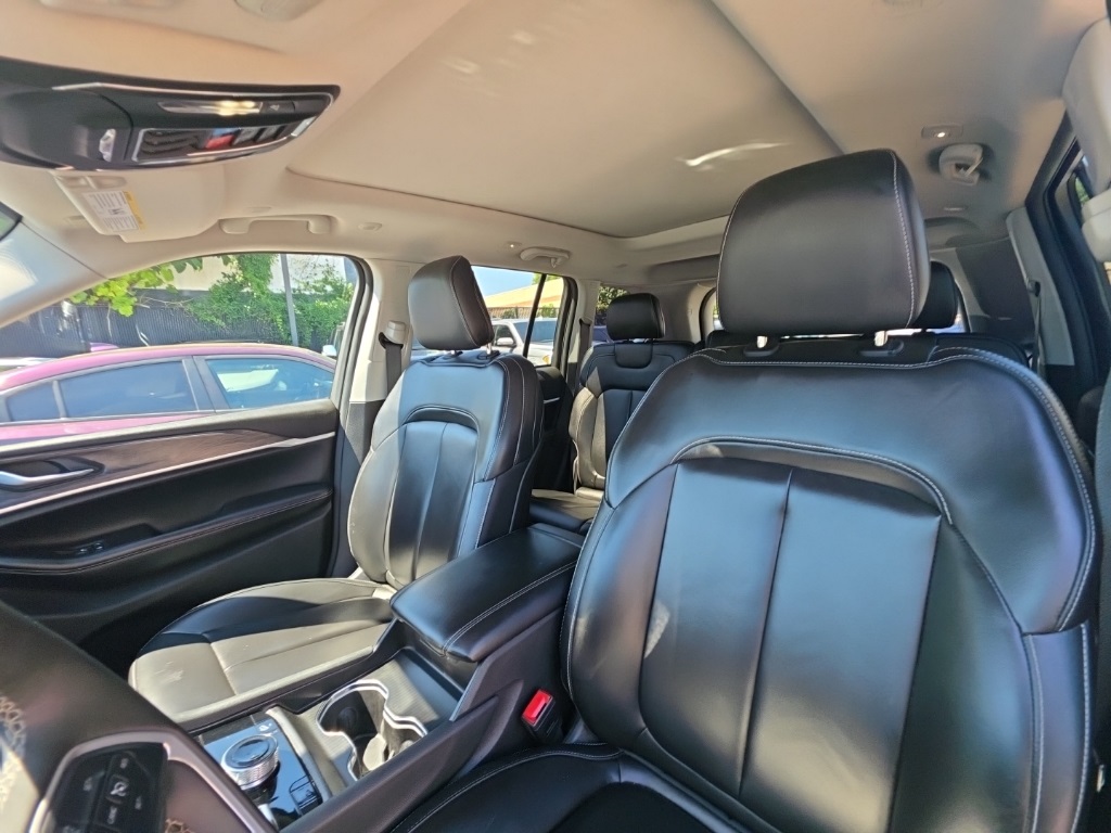 used 2023 Jeep Grand Cherokee car, priced at $24,895