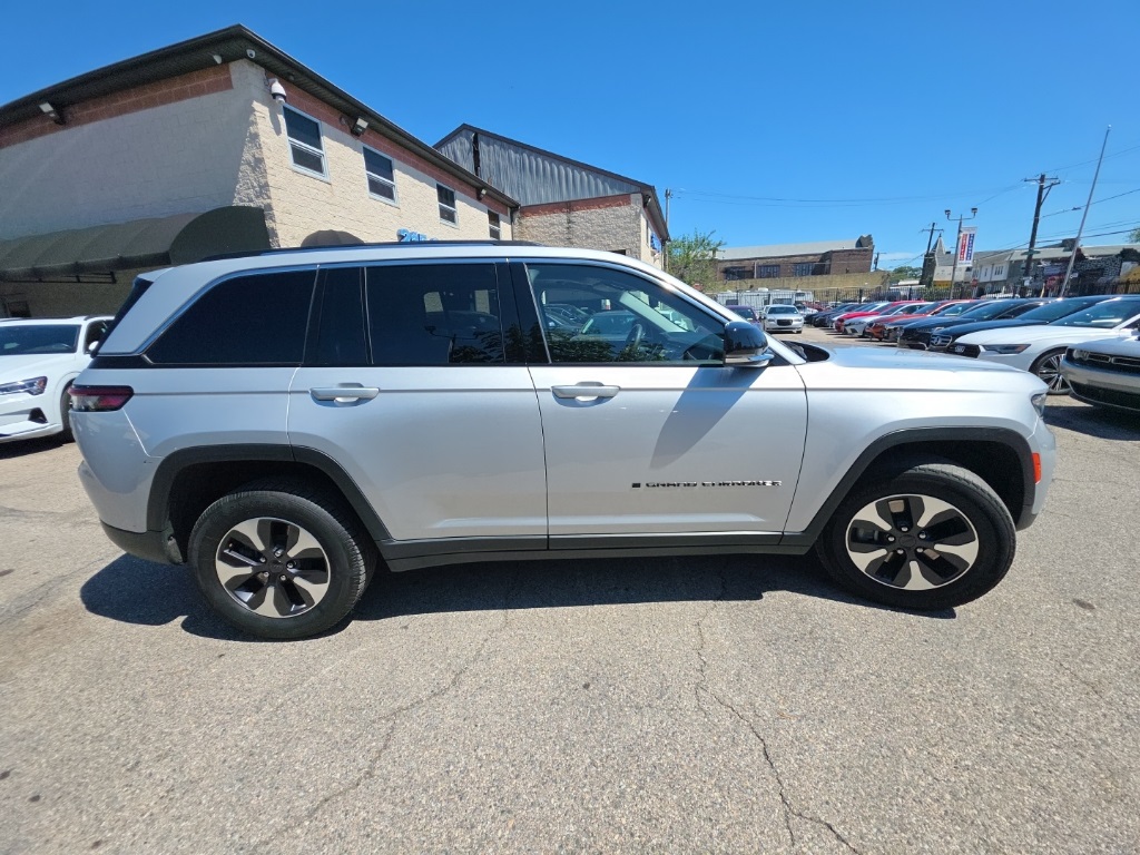 used 2023 Jeep Grand Cherokee car, priced at $24,895