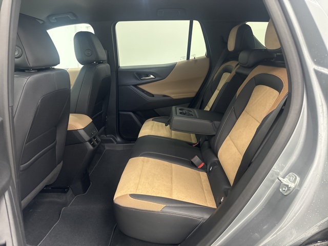 new 2025 Chevrolet Equinox car, priced at $34,000