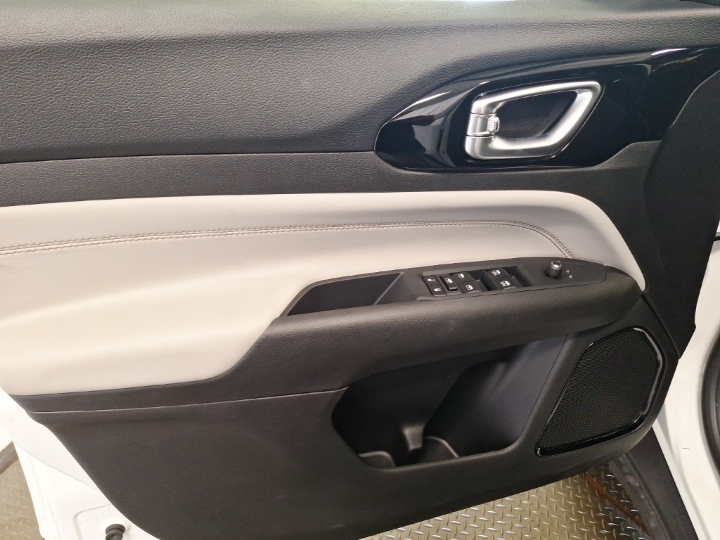 new 2025 Jeep Compass car, priced at $32,531