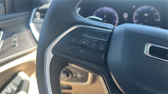 new 2025 Jeep Grand Cherokee car, priced at $44,494