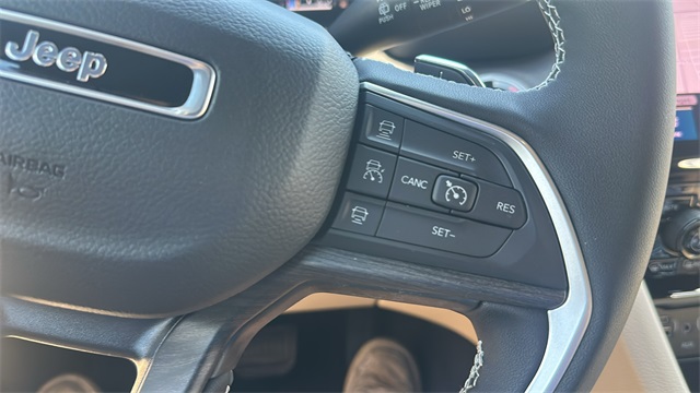 new 2025 Jeep Grand Cherokee car, priced at $44,494