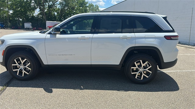 new 2025 Jeep Grand Cherokee car, priced at $44,494