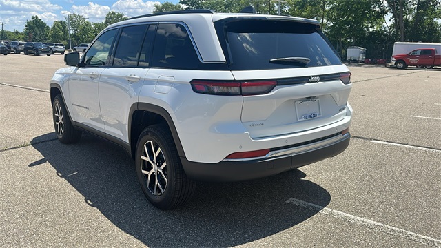new 2025 Jeep Grand Cherokee car, priced at $44,494