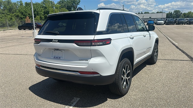 new 2025 Jeep Grand Cherokee car, priced at $44,494