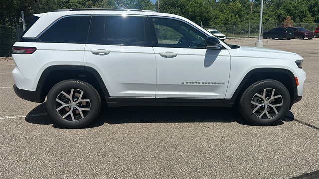 new 2025 Jeep Grand Cherokee car, priced at $44,494