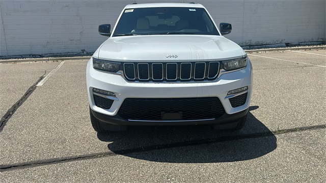 new 2025 Jeep Grand Cherokee car, priced at $44,494