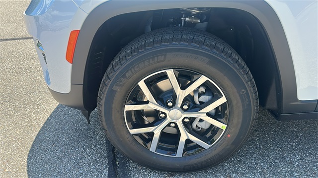 new 2025 Jeep Grand Cherokee car, priced at $44,494