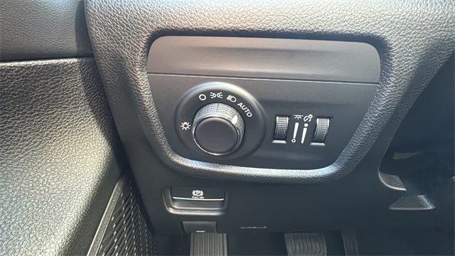 new 2025 Jeep Grand Cherokee car, priced at $42,179