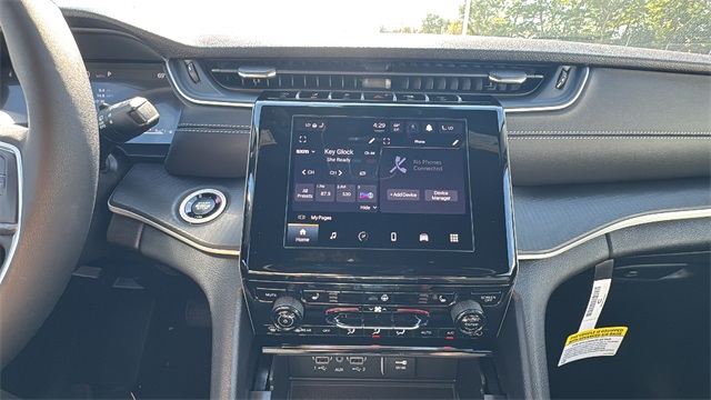 new 2025 Jeep Grand Cherokee car, priced at $42,179
