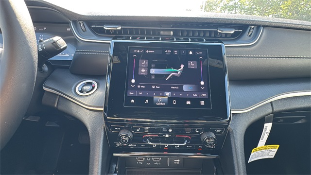 new 2025 Jeep Grand Cherokee car, priced at $42,179