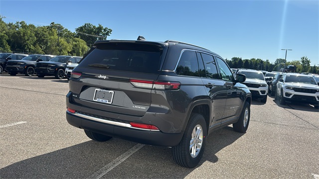 new 2025 Jeep Grand Cherokee car, priced at $42,179
