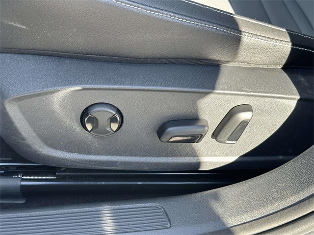 used 2025 Volkswagen Jetta car, priced at $28,256