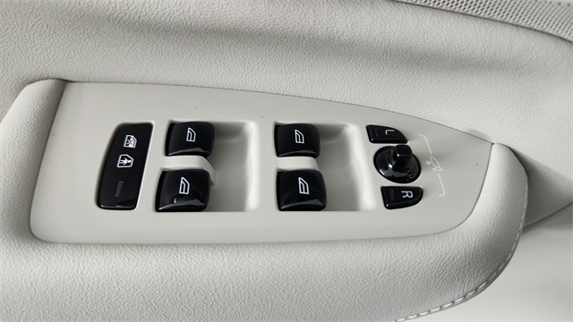 new 2026 Volvo XC90 Plug-In Hybrid car, priced at $85,625