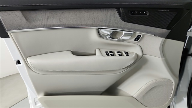 new 2026 Volvo XC90 Plug-In Hybrid car, priced at $85,625