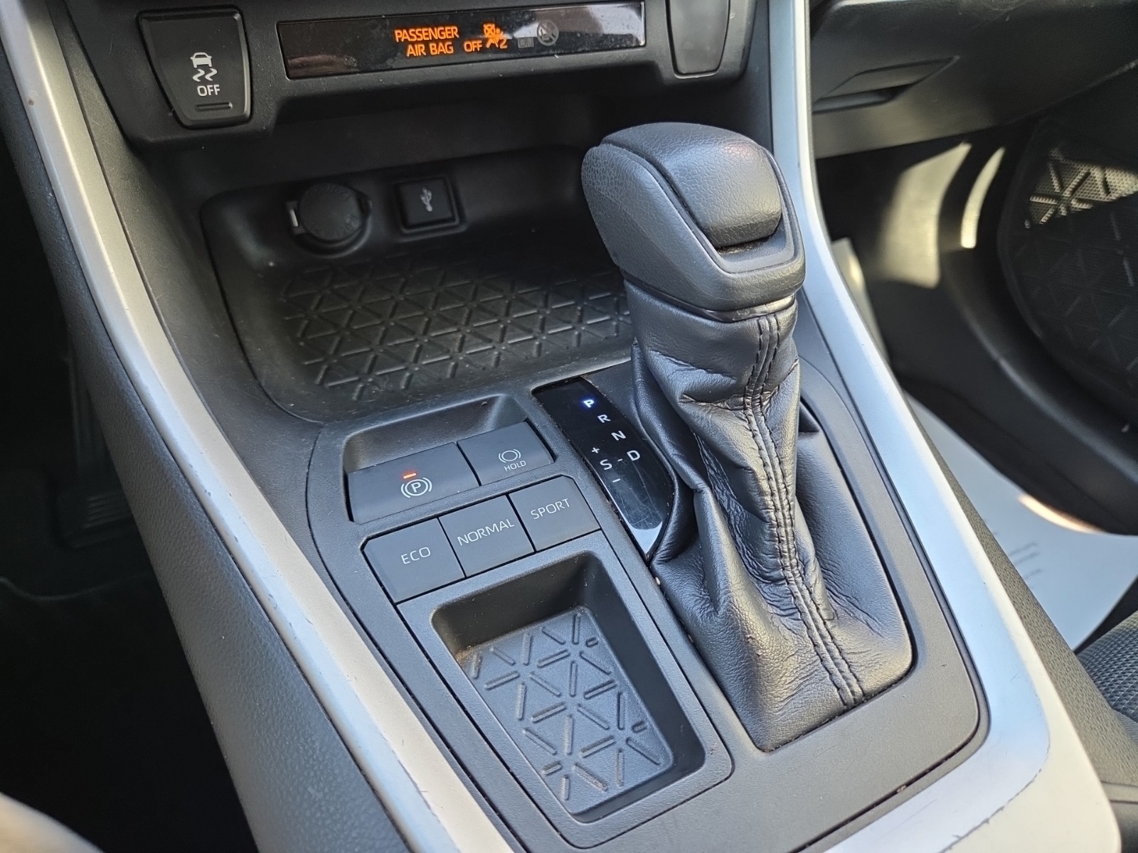 used 2020 Toyota RAV4 car, priced at $16,672