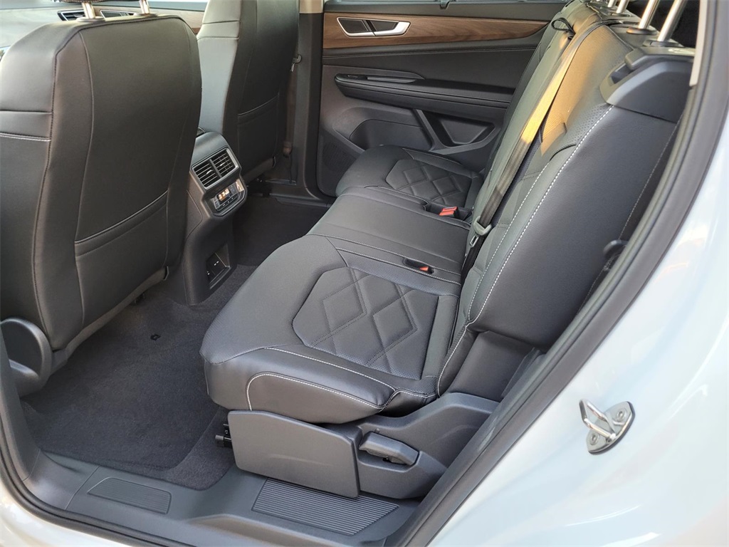 new 2026 Volkswagen Atlas car, priced at $43,110