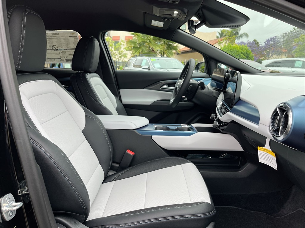 new 2025 Chevrolet Equinox EV car, priced at $37,564