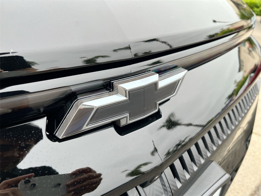 new 2025 Chevrolet Equinox EV car, priced at $37,564