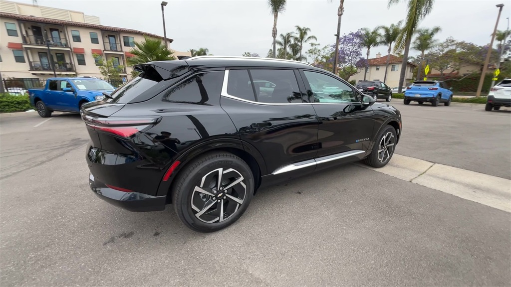 new 2025 Chevrolet Equinox EV car, priced at $37,564