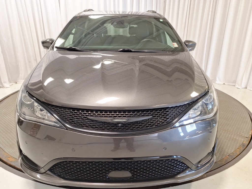 used 2020 Chrysler Pacifica car, priced at $25,886