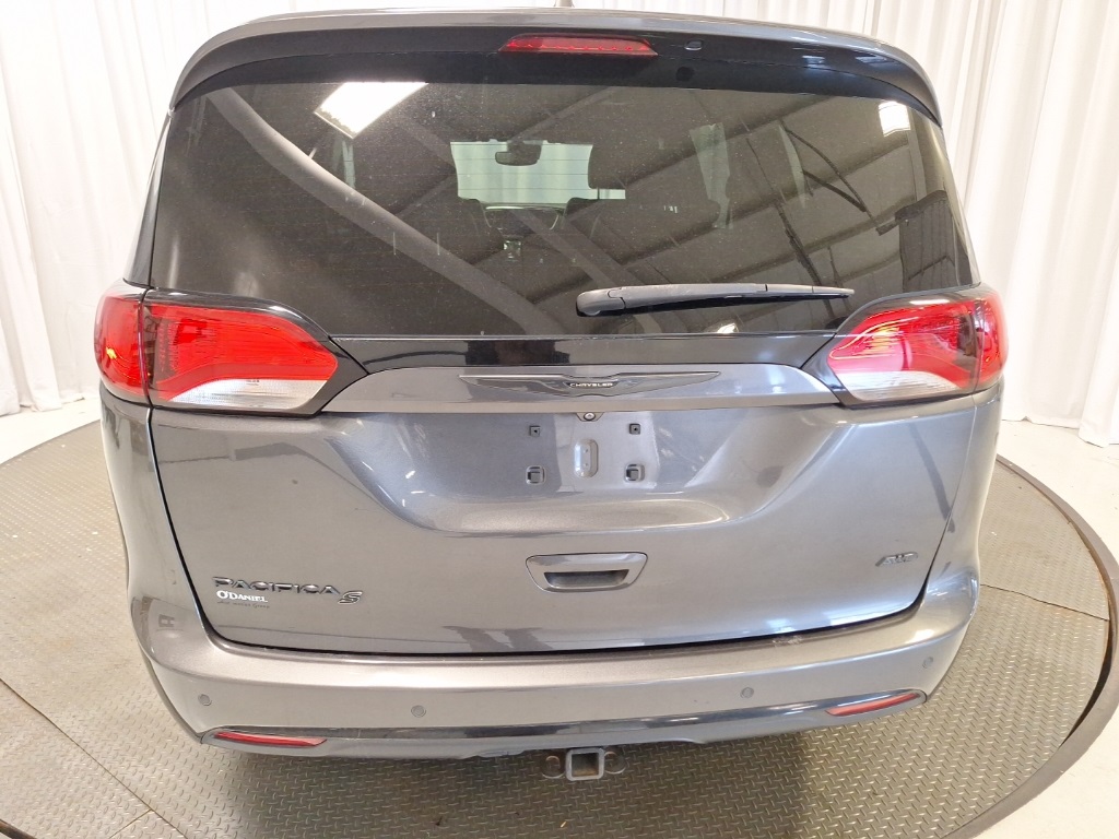 used 2020 Chrysler Pacifica car, priced at $25,886