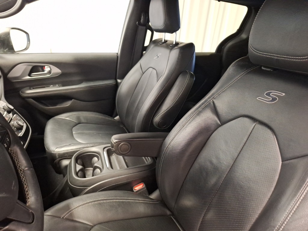 used 2020 Chrysler Pacifica car, priced at $25,886