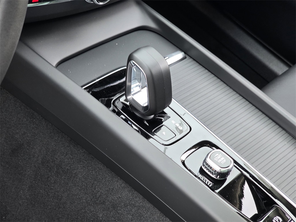 new 2025 Volvo XC60 car, priced at $49,791