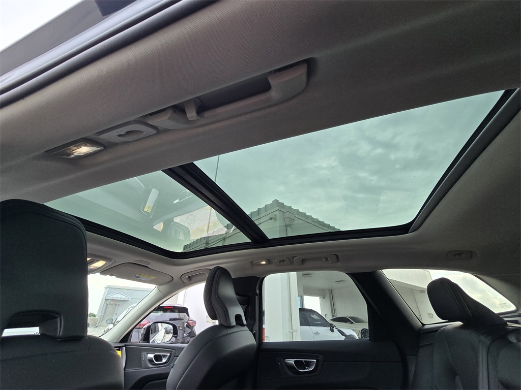 new 2025 Volvo XC60 car, priced at $49,791